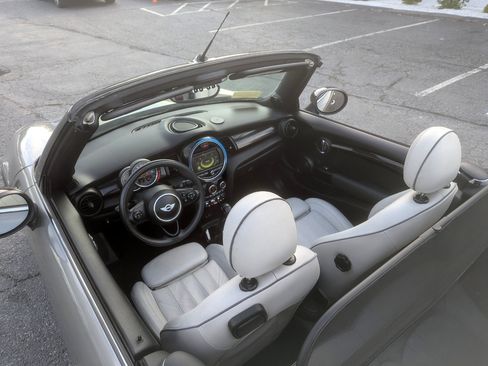 Used 2017 MINI Cooper S image 16