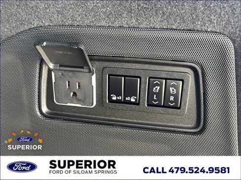 Used 2022 Cadillac Escalade ESV Luxury w/ LPO, Illumination Package image 9