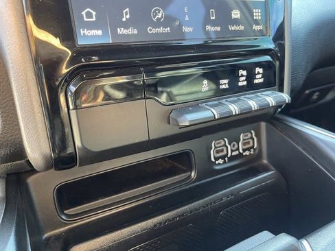 Used 2024 RAM 1500 Laramie AWD/4WD image 22