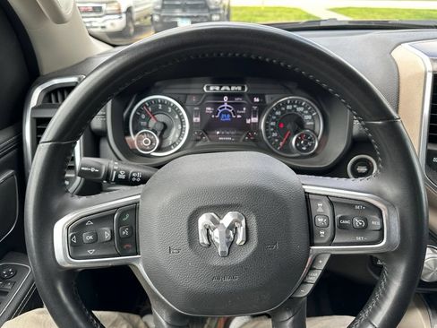Used 2022 RAM 1500 Laramie AWD/4WD image 4