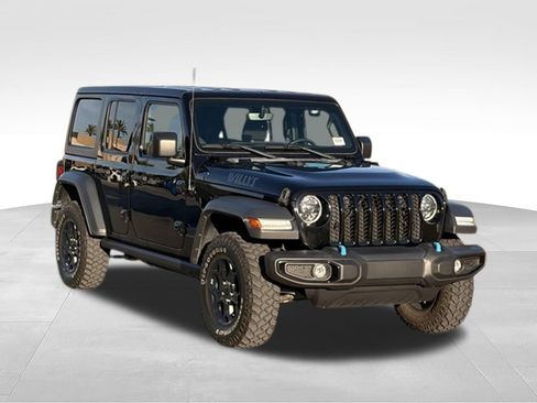 Used 2023 Jeep Wrangler Unlimited w/ Cold Weather Group AWD/4WD image 5