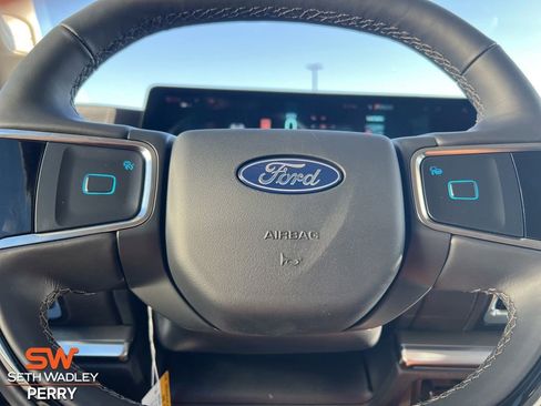 New 2025 Ford Expedition Platinum w/ Driver's Package image 22