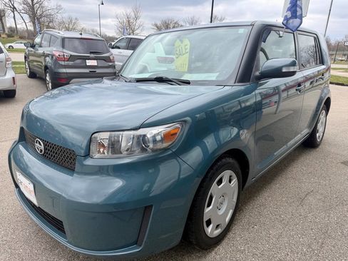 Used 2009 Scion xB FWD image 10