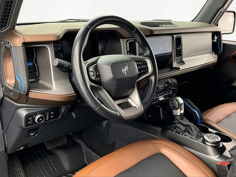 Used 2023 Ford Bronco Outer Banks image 14