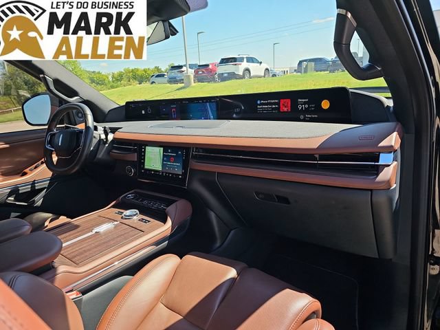 Used 2025 Lincoln Navigator Reserve AWD/4WD image 30