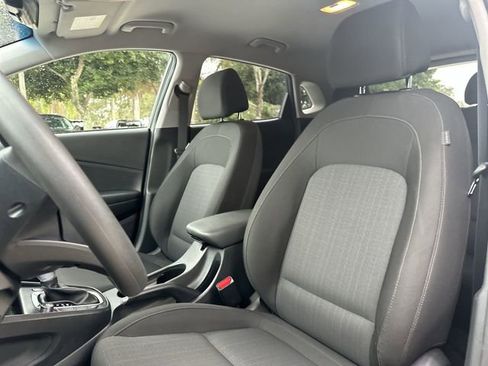 Used 2022 Hyundai Kona SEL image 13