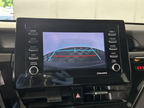 Used 2024 Toyota Camry SE FWD image 5