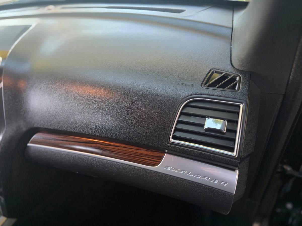 Used 2017 Ford Explorer Limited FWD image 25