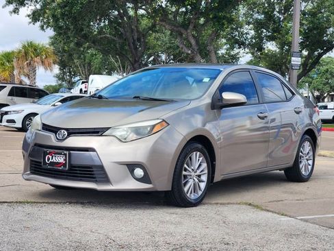Used 2015 Toyota Corolla LE FWD image 3