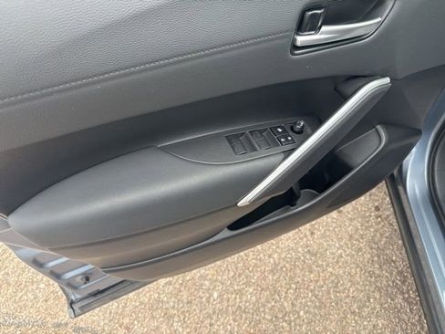 Used 2024 Toyota Corolla Cross XSE w/ Convenience Package AWD/4WD image 15