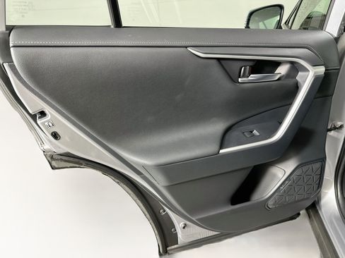 Used 2019 Toyota RAV4 Limited AWD/4WD image 28