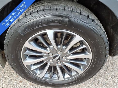 Used 2023 Lincoln Nautilus Reserve image 9