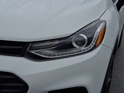 Used 2021 Chevrolet Trax LT w/ Redline Edition image 9