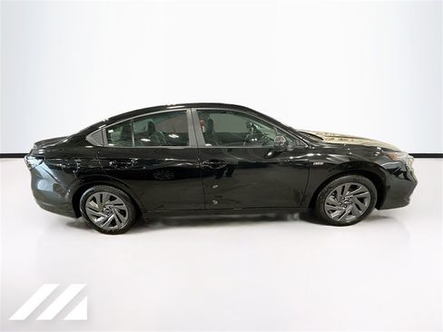 Used 2025 Subaru Legacy Sport image 4