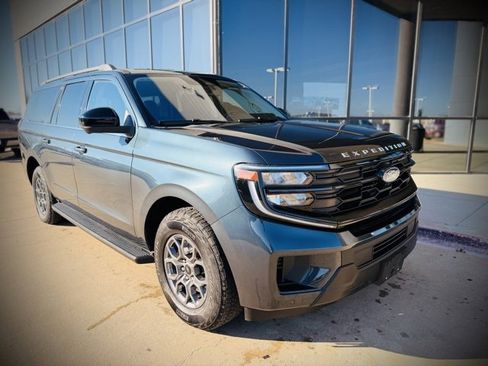 Used 2025 Ford Expedition Max Active image 2