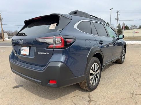 Used 2024 Subaru Outback Premium AWD/4WD image 7