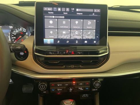 Certified 2023 Jeep Compass Limited image 20