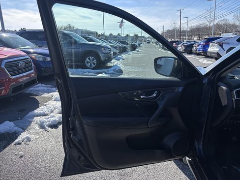 Used 2016 Nissan Rogue SL w/ SL Premium Package image 10