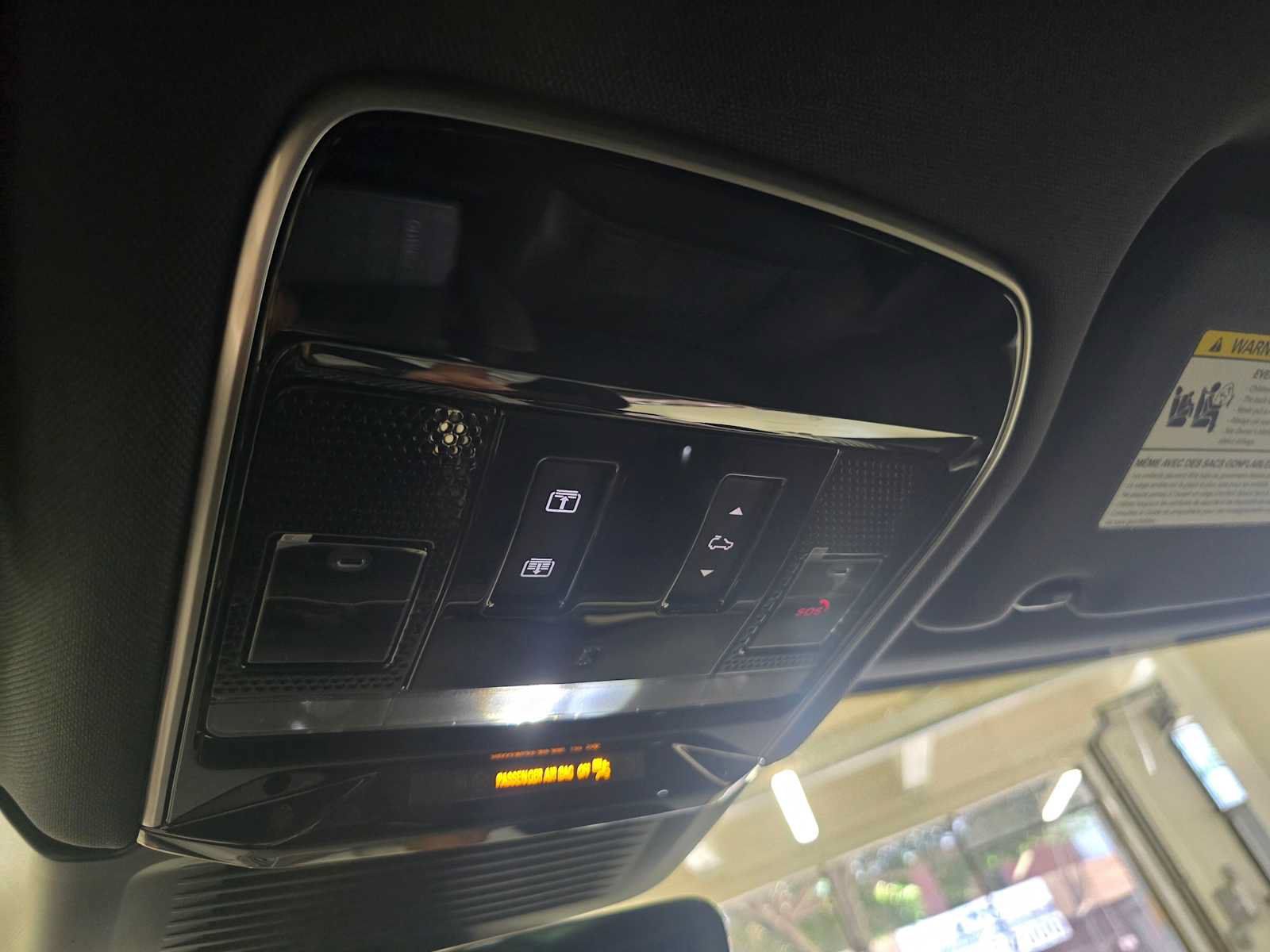 Used 2025 Land Rover Range Rover Sport SE AWD/4WD image 31