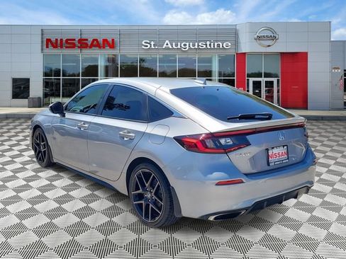 Used 2024 Honda Civic Sport Touring image 4