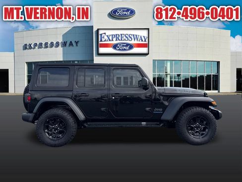 Used 2023 Jeep Wrangler Unlimited AWD/4WD image 4