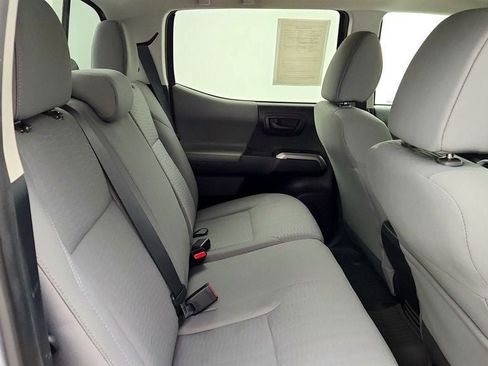 Used 2019 Toyota Tacoma SR5 AWD/4WD image 21
