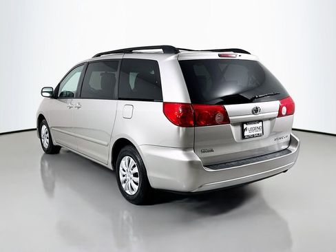 Used 2010 Toyota Sienna CE FWD image 7