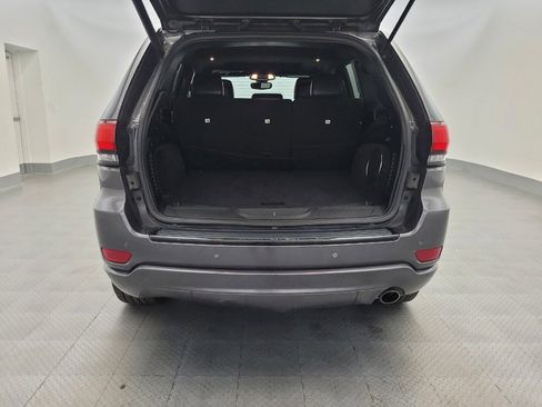 Used 2018 Jeep Grand Cherokee Altitude RWD image 29