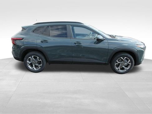 New 2026 Chevrolet Trax LT image 6