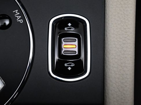 Used 2012 Rolls-Royce Ghost RWD image 22