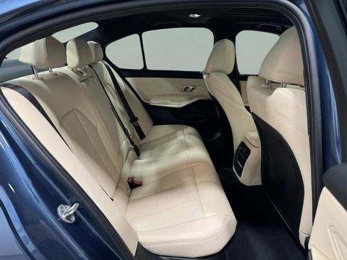 Used 2025 BMW 330i xDrive Sedan w/ Convenience Package image 10