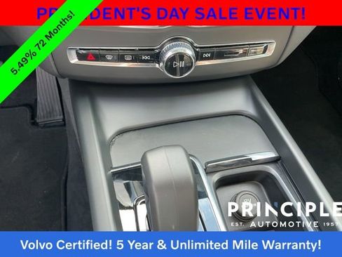 Certified 2025 Volvo XC60 B5 Core image 20