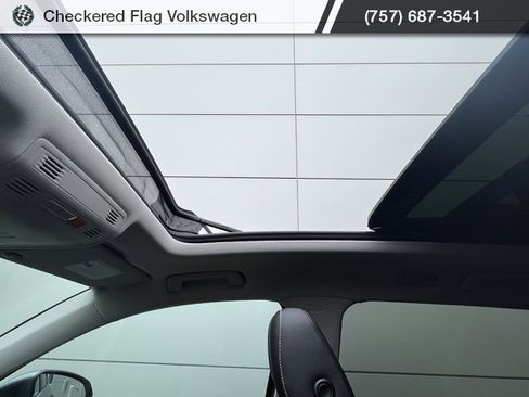 New 2025 Volkswagen Taos SEL image 10