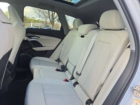 Used 2025 Audi Q5 Premium Plus w/ Premium Plus AWD/4WD image 14