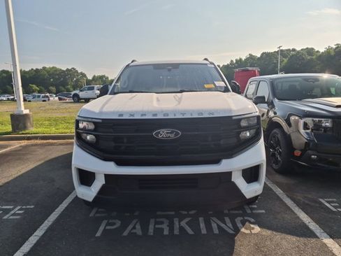 Certified 2025 Ford Expedition Max Active RWD image 3