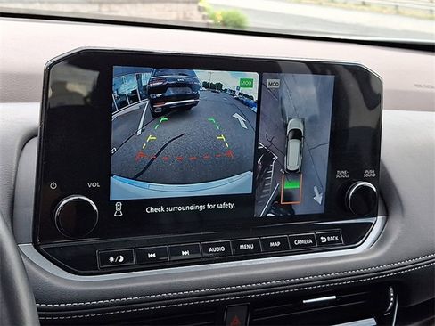 Certified 2022 Nissan Rogue SL w/ SL Premium Package image 20