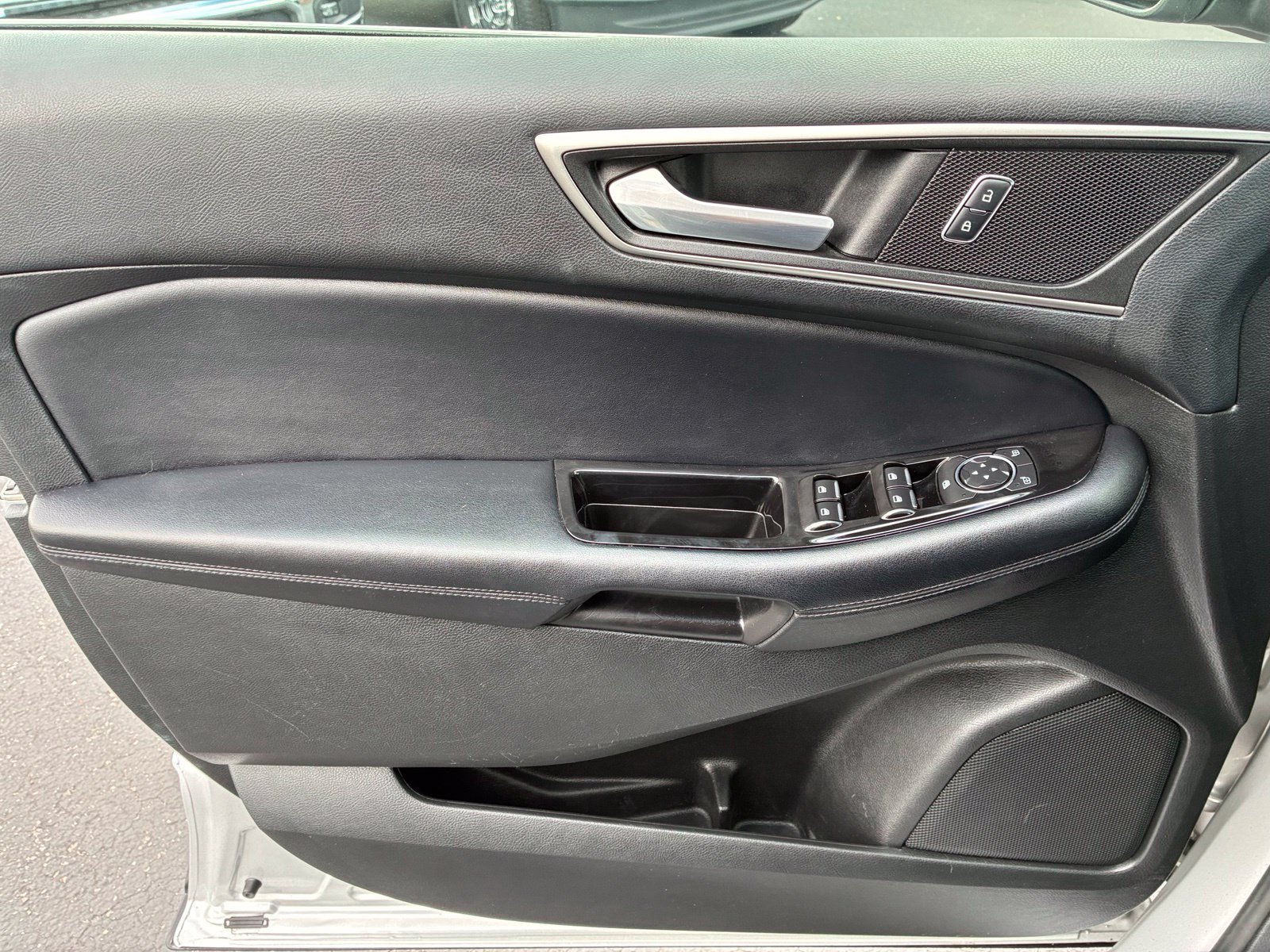 Used 2016 Ford Edge SEL w/ Equipment Group 201A AWD/4WD image 12