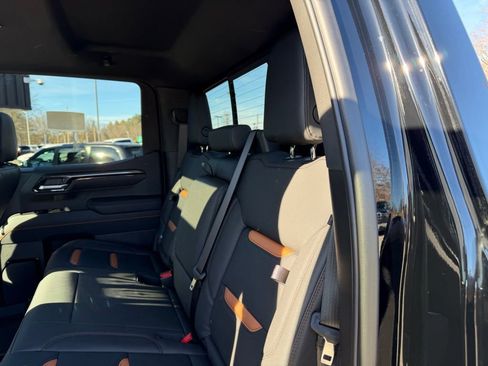 New 2026 GMC Sierra 1500 AT4 w/ AT4 Premium Package AWD/4WD image 9