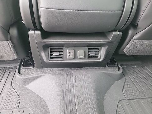Used 2021 GMC Sierra 1500 SLT w/ Max Trailering Package AWD/4WD image 9