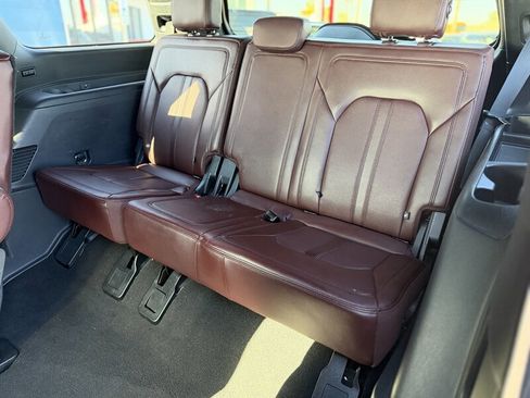 Used 2024 Ford Expedition Limited image 5