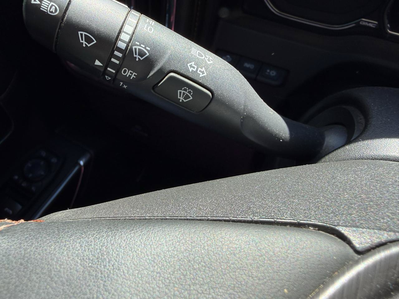 Used 2023 GMC Sierra 2500 AT4 w/ AT4 Premium Plus Package AWD/4WD image 8
