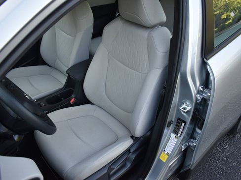 Used 2023 Toyota Corolla Cross L FWD image 18