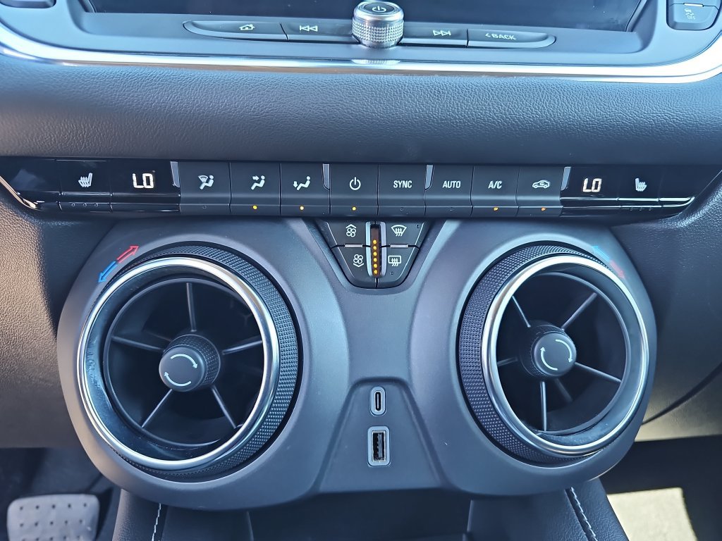 Used 2025 Chevrolet Blazer LT FWD image 24