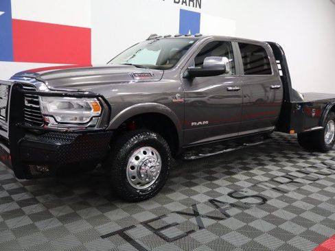Used 2022 RAM 3500 Laramie AWD/4WD image 3