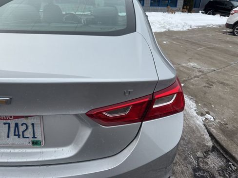 Used 2017 Chevrolet Malibu LT image 14