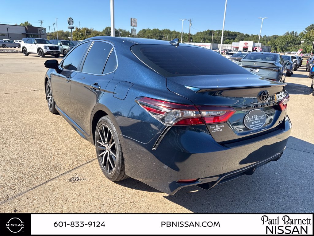 Used 2021 Toyota Camry SE FWD image 13