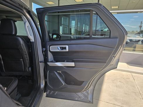 Used 2022 Ford Explorer Limited w/ Equipment Group 301A image 28