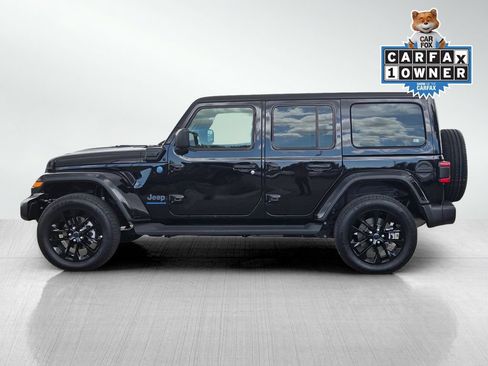 Used 2025 Jeep Wrangler Unlimited Sahara AWD/4WD image 7