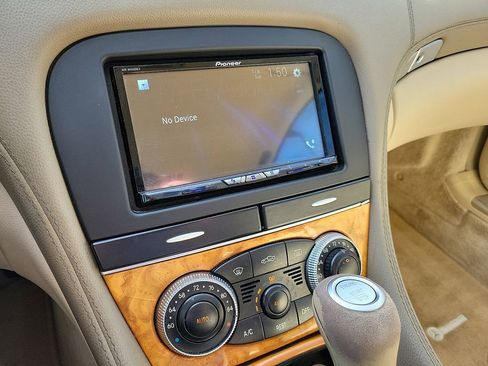 Used 2007 Mercedes-Benz SL 550 image 11