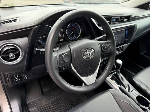 Used 2018 Toyota Corolla XLE FWD image 12